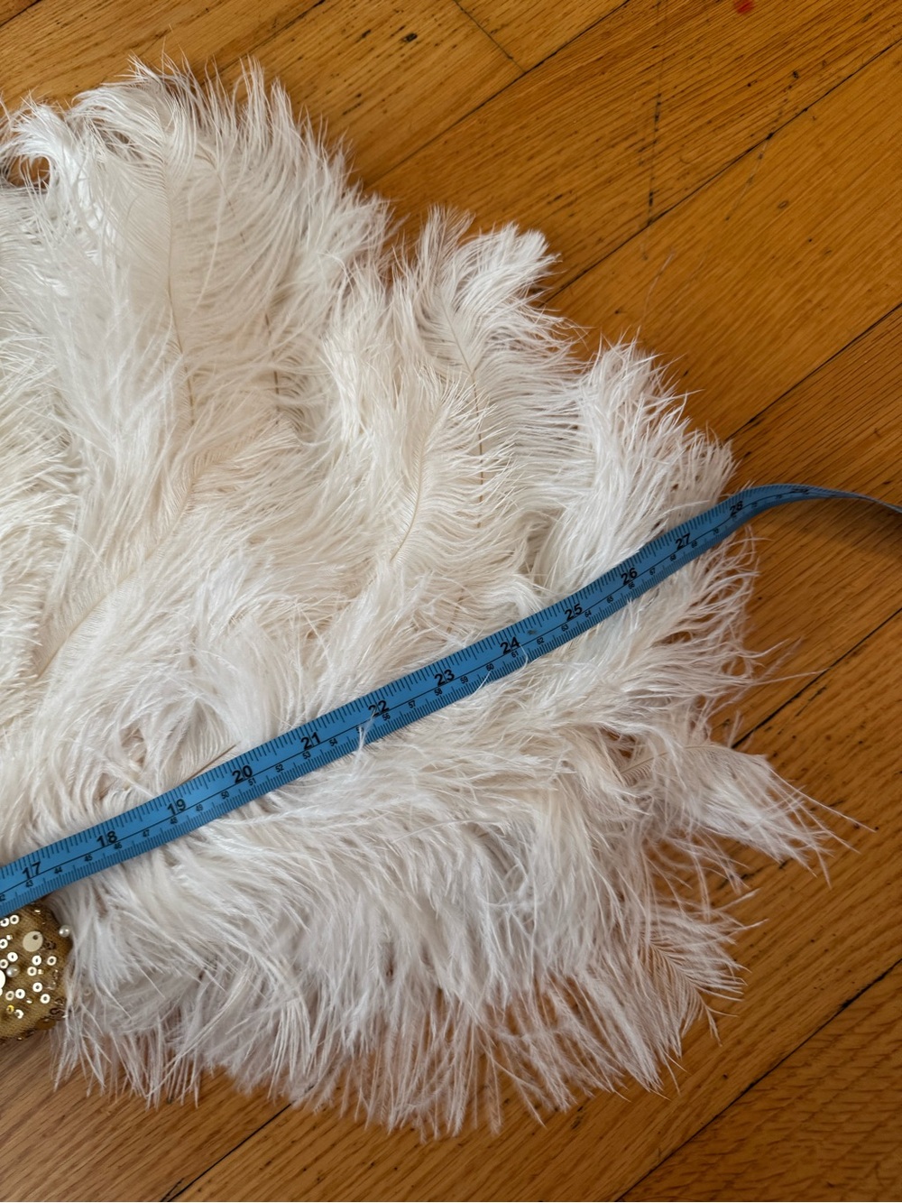 White Ostrich Feather Fan with Gold Sequin Handle - Picture 5 of 5